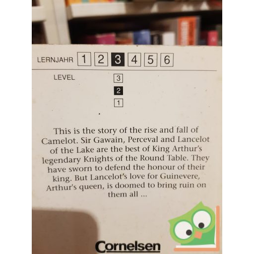 Mervyn Whittaker: Romance at Camelot (Level 2) (English library sorozat)