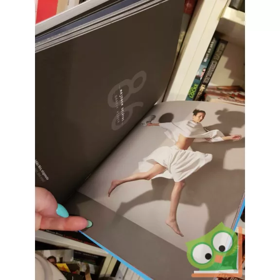 100 év, 100 kép - A textiltervező-képzés 100 esztendeje a Moholy-Nagy Művészeti Egyetemen (ritka)