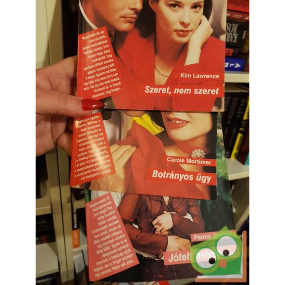 3 db-os Júlia füzet (2002)