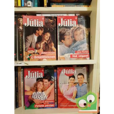 4 db-os Júlia füzet (452, 453, 473, 517)