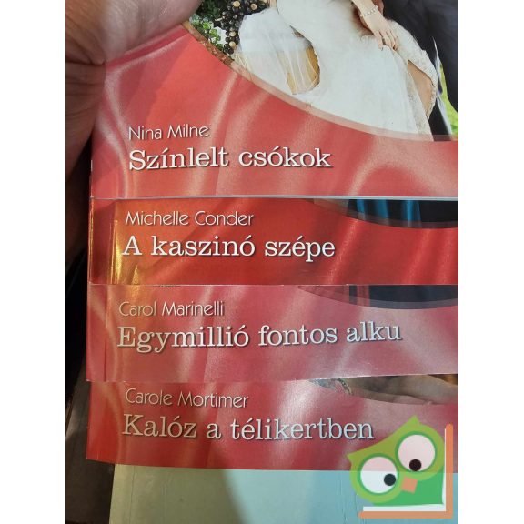 4 db-os Júlia füzet (490, 588, 589, 656)