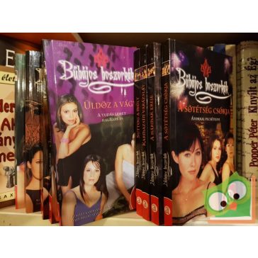 10 darab Bűbájos boszorkák könyv