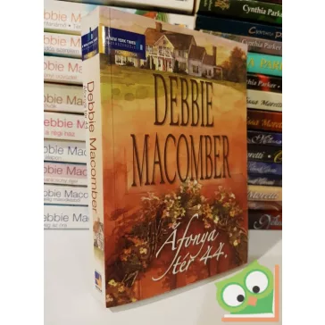 Debbie Macomber: Áfonya tér 44. (Cédrusliget 4.)
