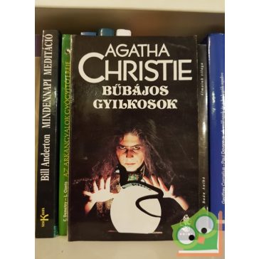 Agatha Christie: Bűbájos ​gyilkosok (Ariadne Oliver 5.)