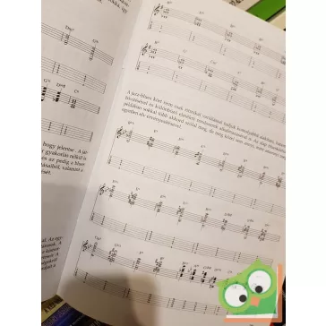   Bussy Gábor: Akkordlexikon és az akkordtanulás módszertana