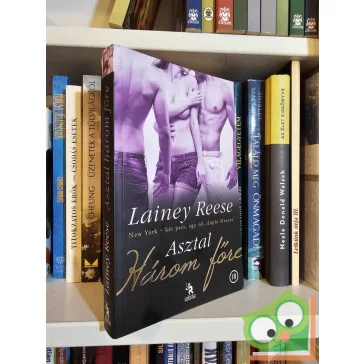 Lainey Reese: Asztal három főre (18+) (ritka)