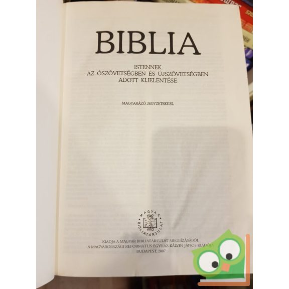 Biblia ​magyarázó jegyzetekkel