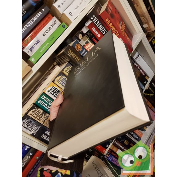 Biblia ​magyarázó jegyzetekkel