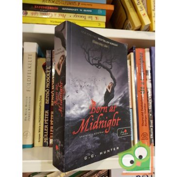   C. C. Hunter: Born At Midnight  Született éjfélkor (Alkonyvölgy tábor 1.)