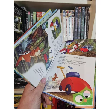   Walt Disney - Chip és Dale - Kacsalábon forgó mókuspalota (Disney könyv klub)