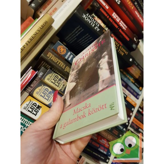 Agatha Christie: Macska a galambok között  (Hercule Poirot 32.) (keménytáblás)