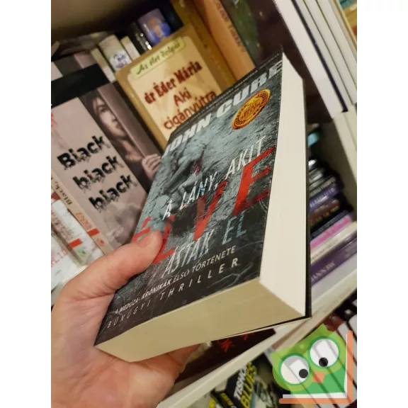 John Cure: A lány, akit élve ástak el (Medúza-krónikák 1.)