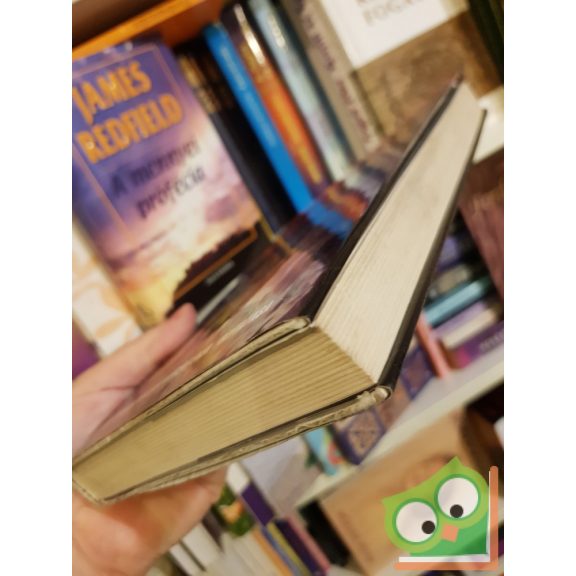 Freda Warrington: Drakula, a halhatatlan