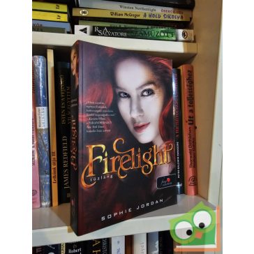   Sophie Jordan: Firelight - Tűzláng (Tűzláng-trilógia 1.) (Vörös pöttyös könyvek)