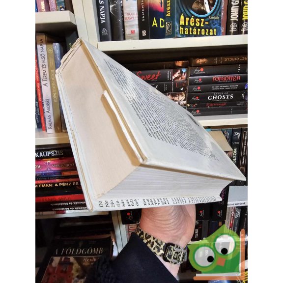 Douglas R. Hofstadter: Gödel, Escher, Bach - Egybefont gondolatok birodalma (nagyon ritka)