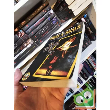 Mick Wall: Guns N' Roses (ritka)