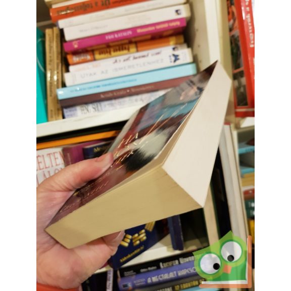 Chloe Neill: Ha eljön a péntek (Chicagoland Vámpírjai 2.)  (Ritka)