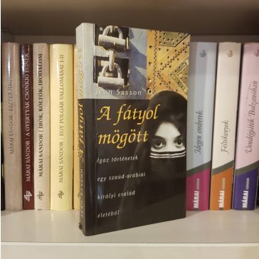 Jean Sasson: A fátyol mögött