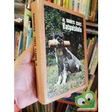 Kováts Zsolt: Kutyaiskola