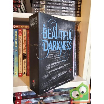   Kami Garcia,  Margaret Stohl: Beautiful Darkness - Lenyűgöző sötétség (Caster krónikák 2.) (Fine Selection) (ritka)