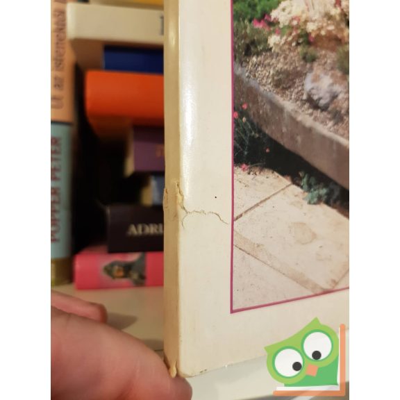 Izsák Béláné: Miniatűr sziklakertek (50 színes fotóval)