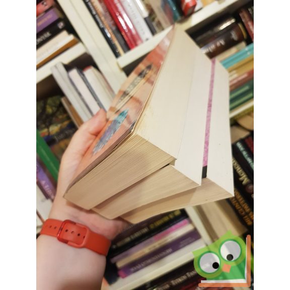 Nora Roberts: Kert trilógia (Kék dália, Fekete rózsa, Vörös liliom)