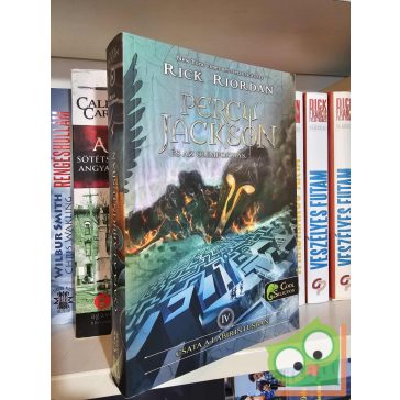   Rick Riordan: Csata a labirintusban (Percy Jackson és az olimposziak 4.) (Félvér Tábor Krónikák 4.)