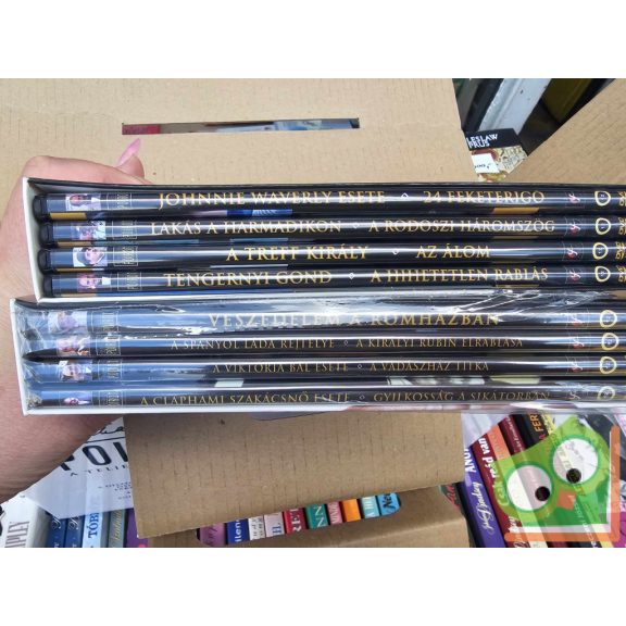 Agatha Christie - Poirot DVD bőrönd (11 évad, 43 lemez)