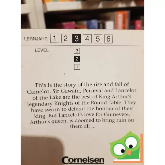 Mervyn Whittaker: Romance at Camelot (Level 2) (English library sorozat)