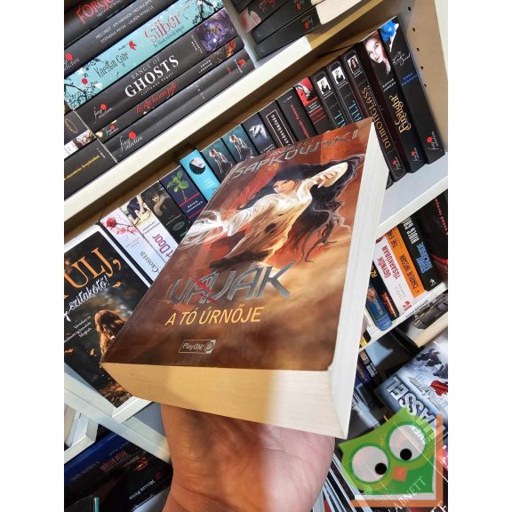 Andrzej Sapkowski: A tó úrnője (Vaják 7.) (ritka) (PlayON)