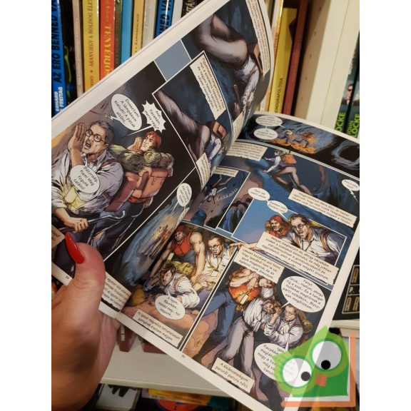 Jules Verne - Lewis Helfand: Utazás a Föld középpontja felé (Klasszikusok képregényben)