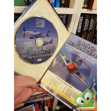   Vadászrepülőgépek  (Háborúk és fegyverek 17) (kiskönyv plusz DVD)